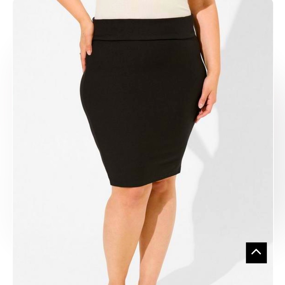 Torrid stretchy black pencil skirt